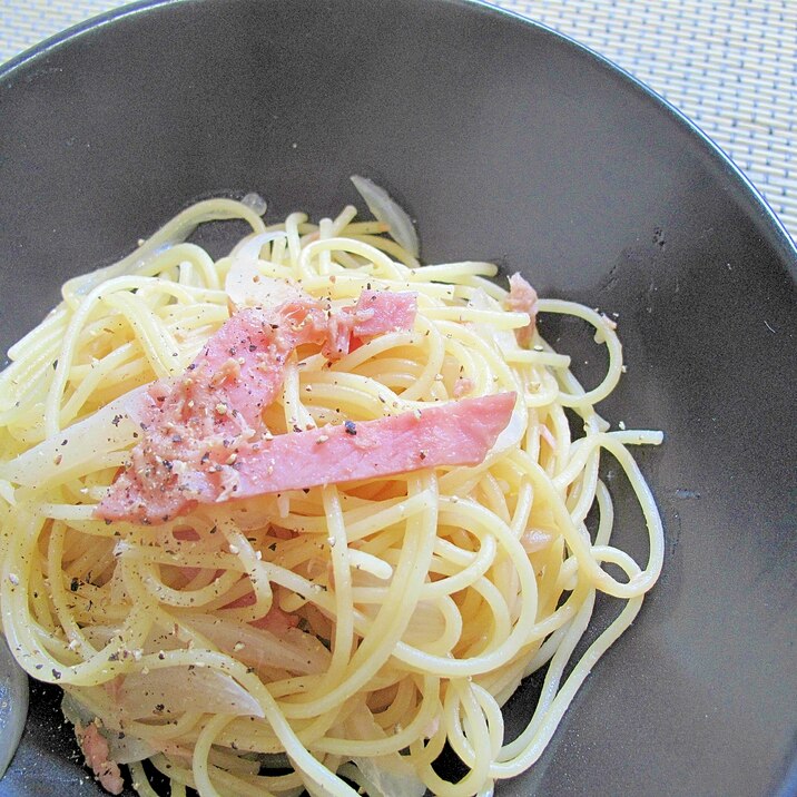 フライパン一つで簡単✨新玉ねぎの和風ツナパスタ✨